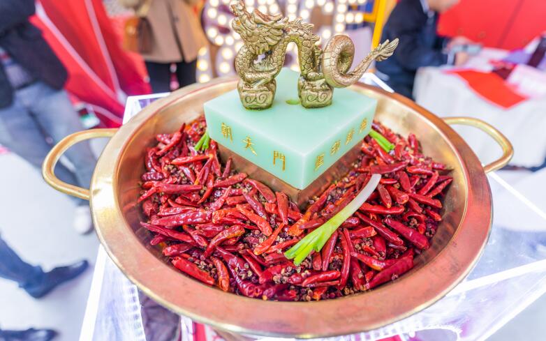 吃特色火鍋店的必點菜品有哪些？