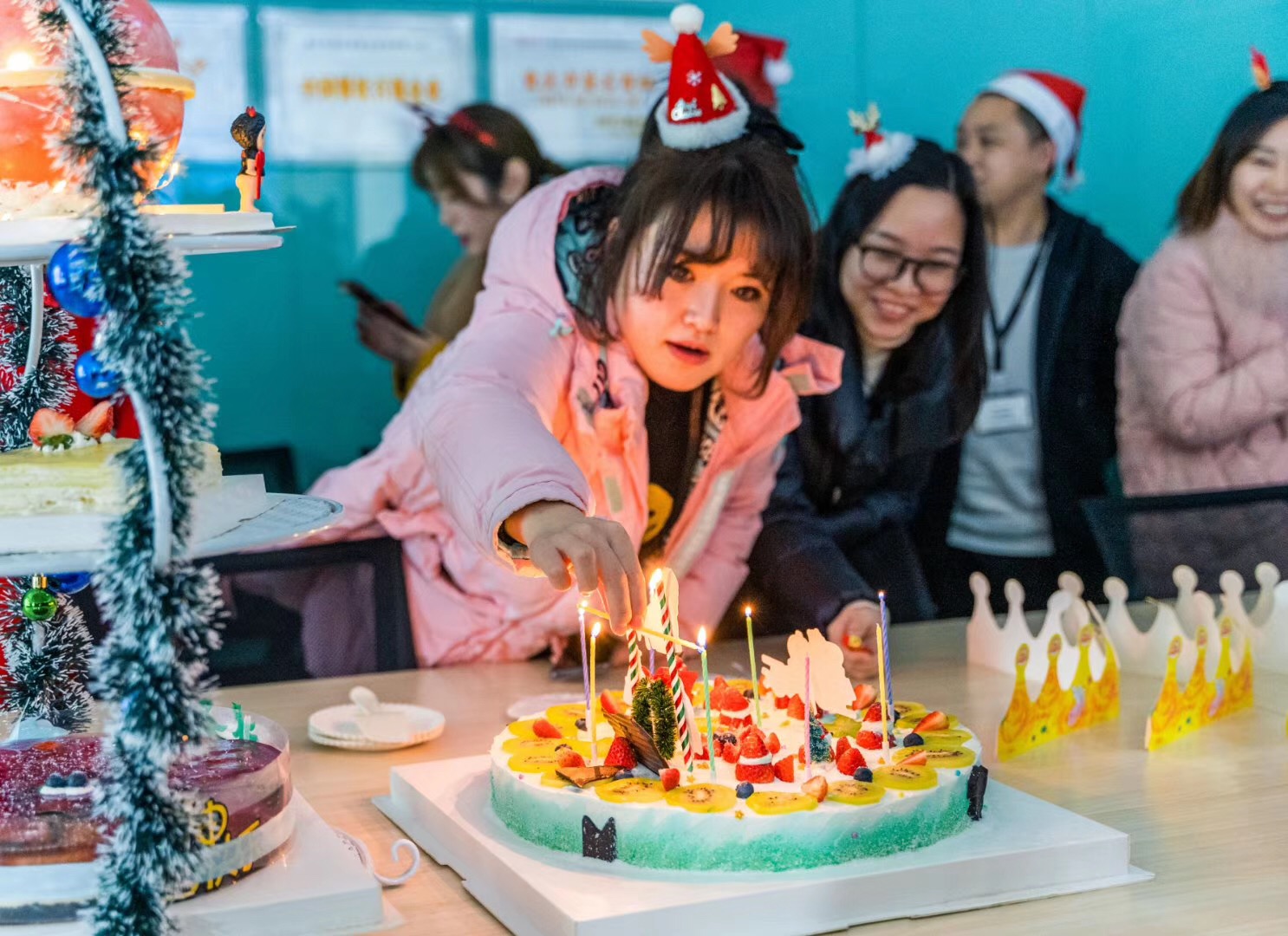 朝天門火鍋?zhàn)４蠹沂フQ節(jié)快樂(lè)！