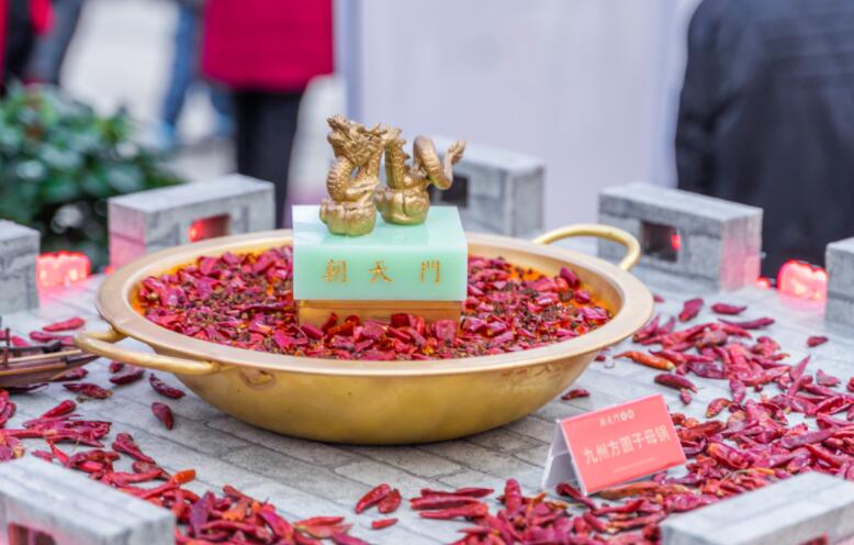 吃火鍋有哪些講究？跟著老重慶人學(xué)起來(lái)！