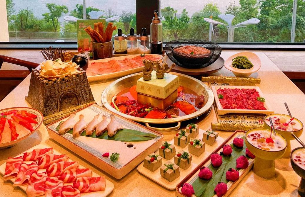 來(lái)重慶吃朝天門(mén)火鍋，享受舌尖上的非遺盛宴！