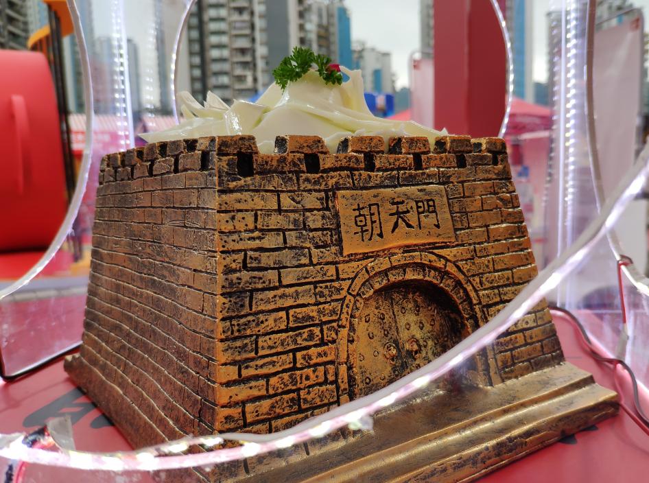 吃非遺火鍋看一線江景，就來(lái)洪崖洞朝天門(mén)火鍋！