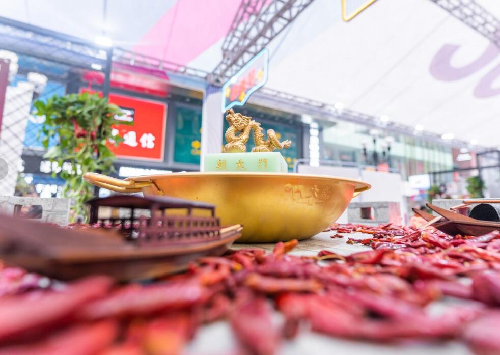 火鍋店沒錢做廣告？不妨試試免費“廣告位”！