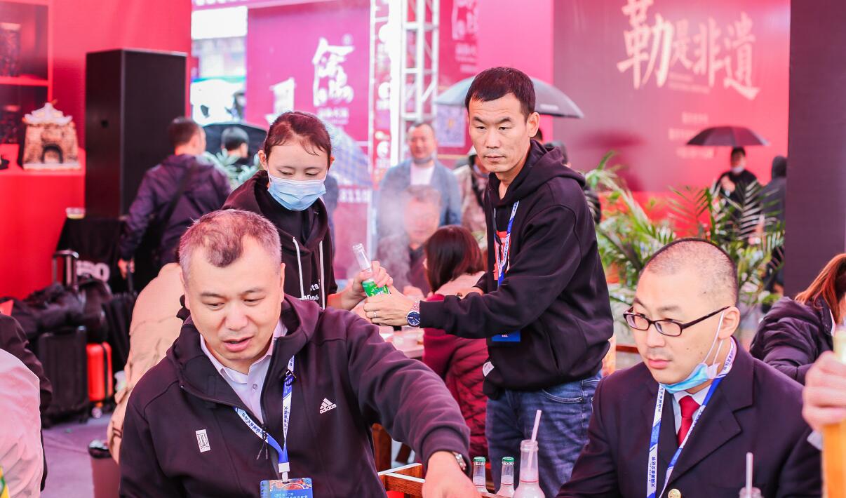 什么樣的店長(zhǎng)？讓一家新開(kāi)火鍋店，生意如此的好！